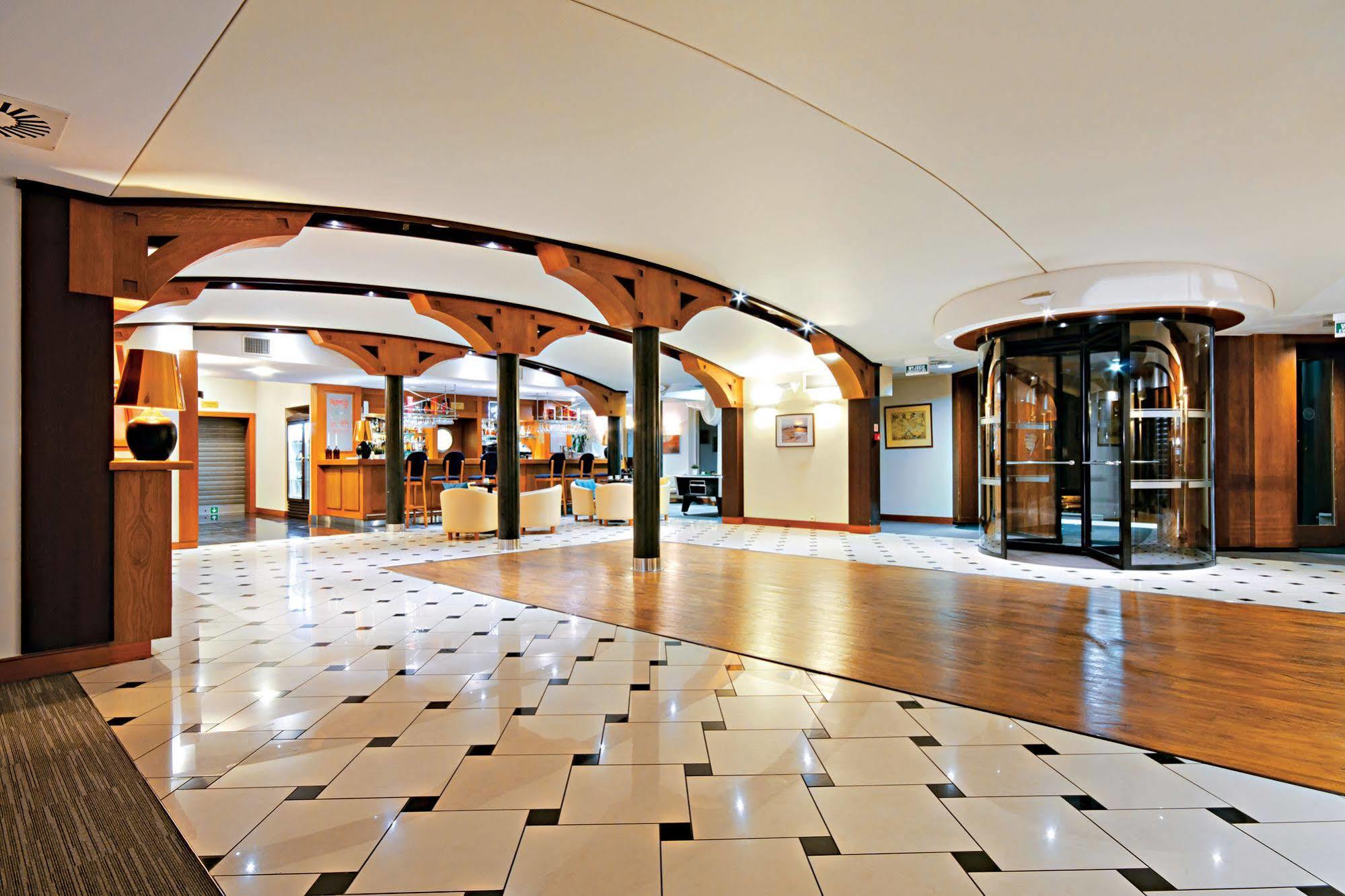 Leba Hotel & Spa Exterior foto